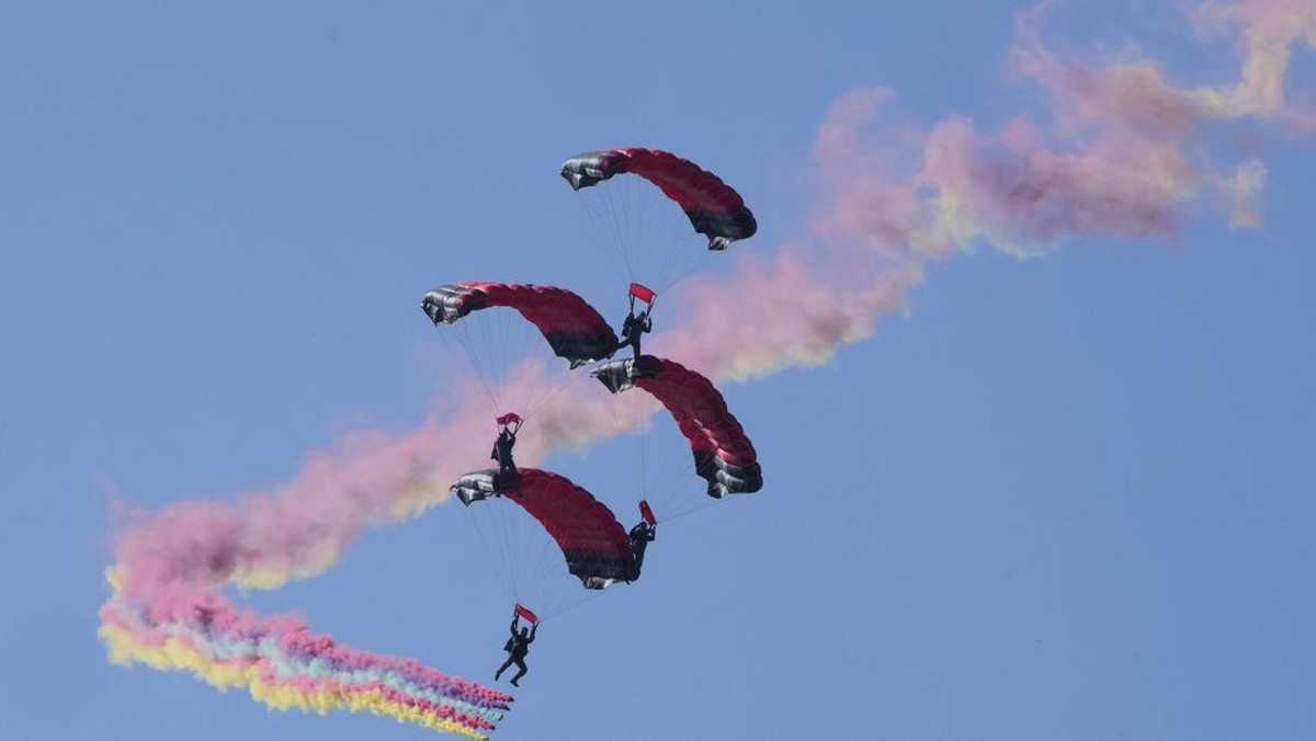 FOTO: Warna-warni Asap Jelang Pameran Dirgantara Korsel