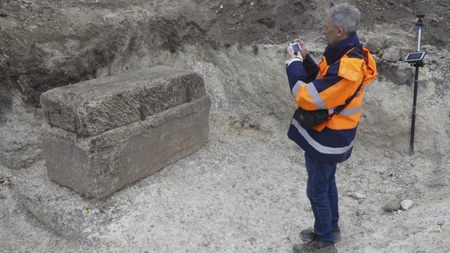 Ahli Bongkar Sarkofagus Romawi di Prancis, Isinya Perempuan Spesial